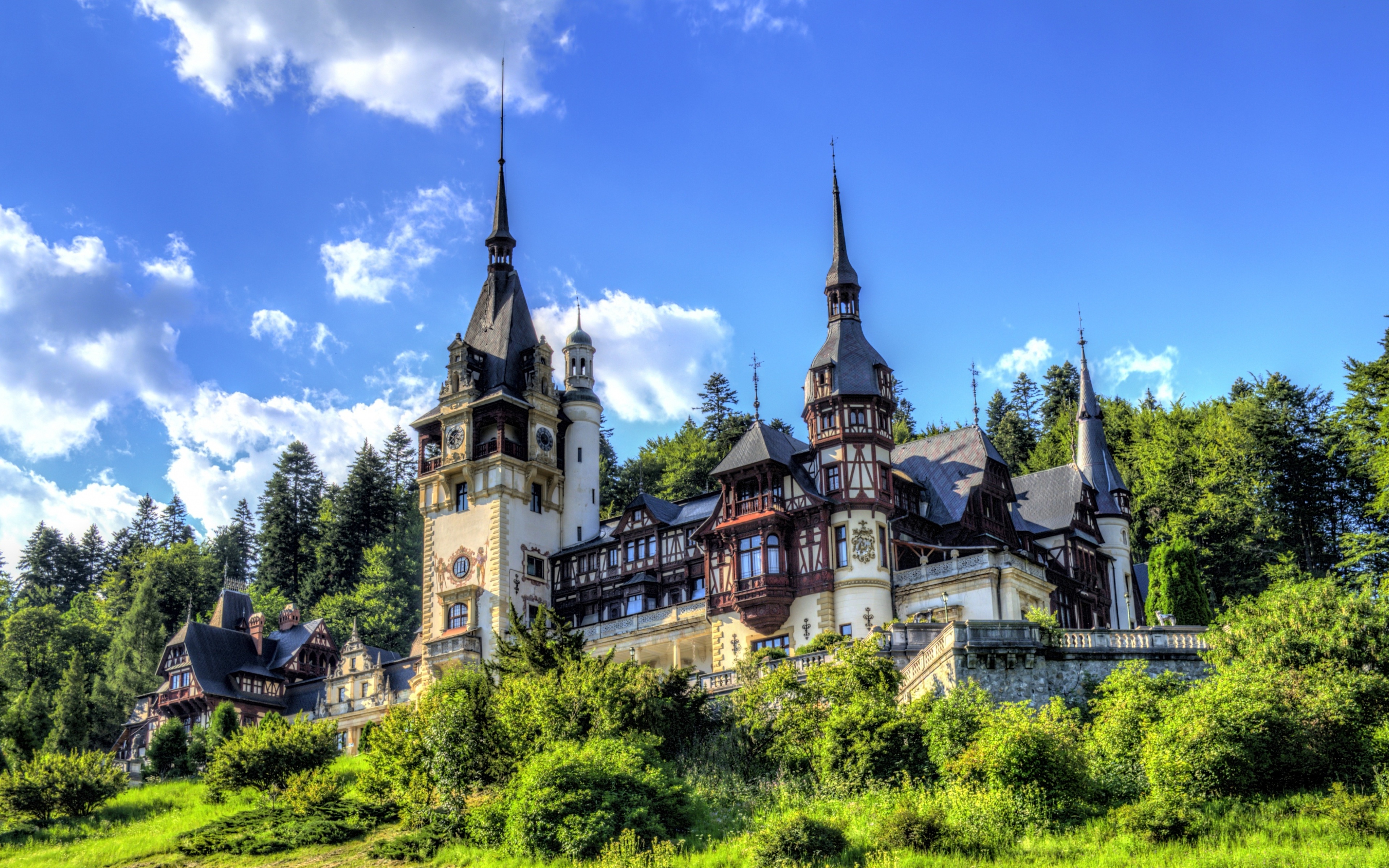 Peleș Castle Tours & Tickets